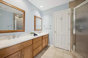 8S230 Hampton Cir, Naperville, IL 60540 - Photo 21