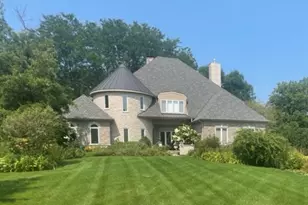 8S230 Hampton Cir, Naperville, IL 60540 - Photo 1