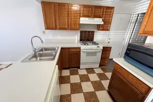 647 Beaver Ct, Naperville, IL 60563 - Photo 5