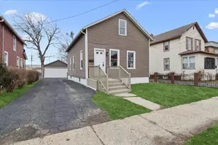 446 S Jackson St, Waukegan, IL 60085 - Photo 1