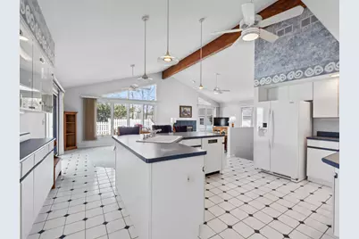 460 E Broadway Avenue, Crystal Lake, IL 60014 - Photo 5