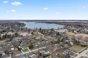 460 E Broadway Ave, Crystal Lake, IL 60014 - Photo 23