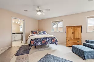 460 E Broadway Ave, Crystal Lake, IL 60014 - Photo 11