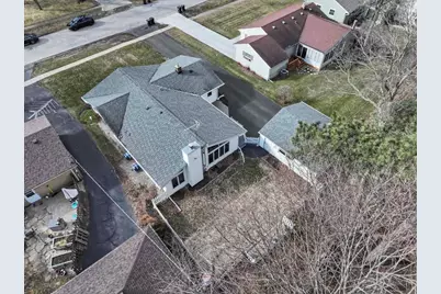 460 E Broadway Avenue, Crystal Lake, IL 60014 - Photo 21