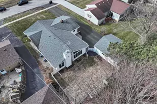 460 E Broadway Ave, Crystal Lake, IL 60014 - Photo 21