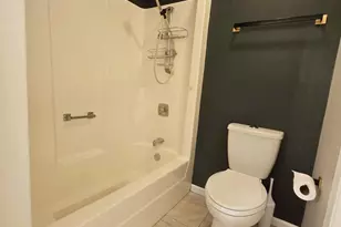 7030 Park Ln Ct, Woodridge, IL 60517 - Photo 11