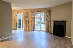 7030 Park Ln Ct, Woodridge, IL 60517 - Photo 5