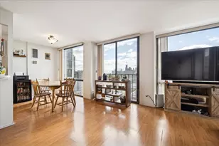 345 W Fullerton Pkwy, Chicago, IL 60614 - Photo 5