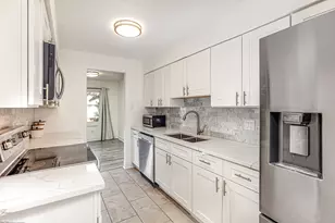 8620 W 95th St, Hickory Hills, IL 60457 - Photo 7