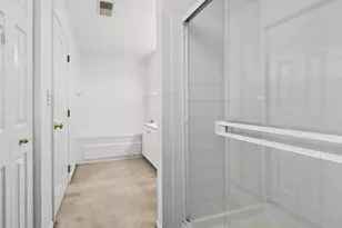 31104 Carpenter Ct, Warrenville, IL 60555 - Photo 21