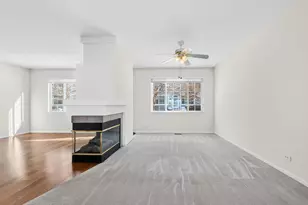 31104 Carpenter Ct, Warrenville, IL 60555 - Photo 9