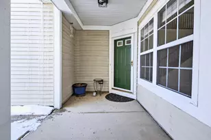 31104 Carpenter Ct, Warrenville, IL 60555 - Photo 3