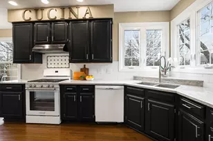 1145 Oxford Ln, Lake Zurich, IL 60047 - Photo 15