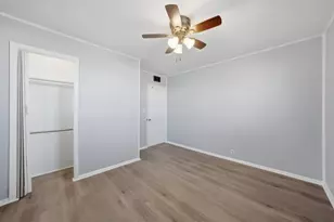 722 W Park Ave, Aurora, IL 60506 - Photo 13