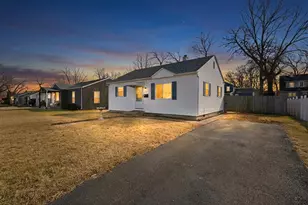 722 W Park Ave, Aurora, IL 60506 - Photo 19