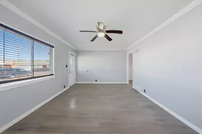 722 W Park Avenue, Aurora, IL 60506 - Photo 3