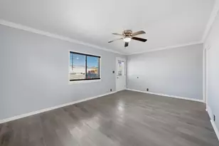 722 W Park Ave, Aurora, IL 60506 - Photo 5