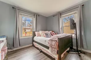 12 E Pine St, Streamwood, IL 60107 - Photo 5