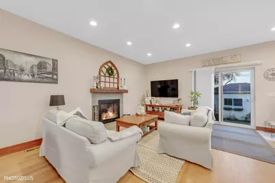 5233 N Osceola Avenue, Chicago, IL 60656 - Photo 9