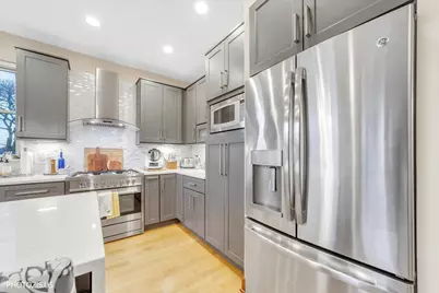 5233 N Osceola Avenue, Chicago, IL 60656 - Photo 7