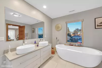 5233 N Osceola Avenue, Chicago, IL 60656 - Photo 23