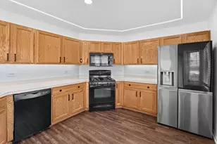 262 Lakeview Ct, Steger, IL 60475 - Photo 9