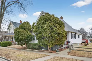 272 S Michigan Ave, Bradley, IL 60915 - Photo 1