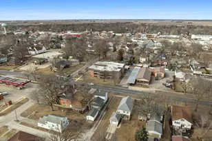 205 E Oak St, Fairbury, IL 61739 - Photo 25