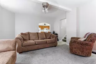 205 E Oak St, Fairbury, IL 61739 - Photo 9