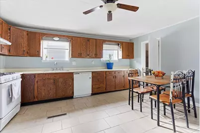 205 E Oak Street, Fairbury, IL 61739 - Photo 7