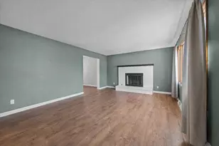 250 N View St, Hinckley, IL 60520 - Photo 3