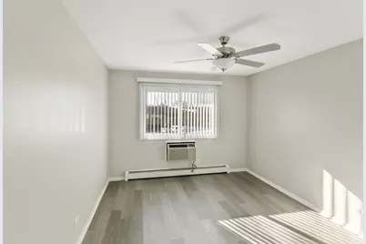 711 S Milwaukee Avenue #107, Libertyville, IL 60048 - Photo 9