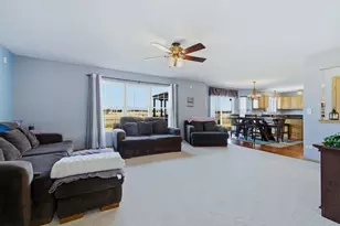 30867 Sea Sprite Dr, Wilmington, IL 60481 - Photo 5