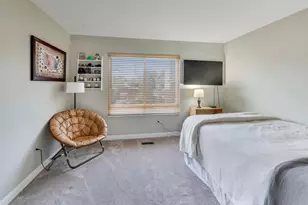 83 Thornhill Ln, Lake Barrington, IL 60010 - Photo 17