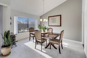 83 Thornhill Ln, Lake Barrington, IL 60010 - Photo 7