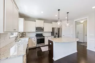 2524 Balsam Cove Rd, Naperville, IL 60563 - Photo 9