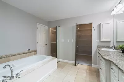 246 Montclair Road, Vernon Hills, IL 60061 - Photo 27