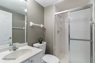 246 Montclair Rd, Vernon Hills, IL 60061 - Photo 33