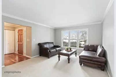 246 Montclair Road, Vernon Hills, IL 60061 - Photo 11