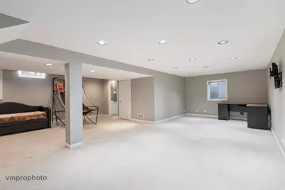 246 Montclair Road, Vernon Hills, IL 60061 - Photo 35