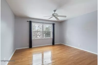 246 Montclair Road, Vernon Hills, IL 60061 - Photo 25