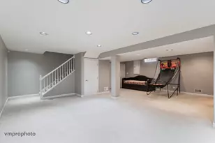 246 Montclair Rd, Vernon Hills, IL 60061 - Photo 29