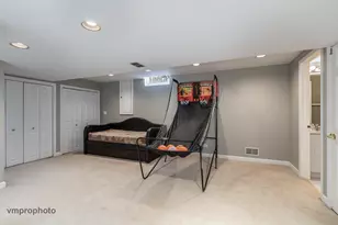 246 Montclair Rd, Vernon Hills, IL 60061 - Photo 33