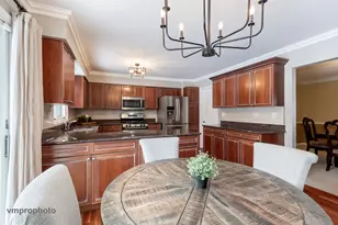 246 Montclair Rd, Vernon Hills, IL 60061 - Photo 5