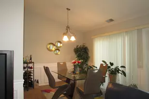 306 Glasgow Ln, Schaumburg, IL 60194 - Photo 3