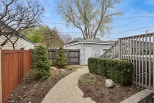 529 S Euclid Ave, Oak Park, IL 60304 - Photo 29