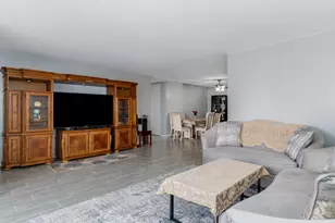 4721 St Joseph Creek Rd, Lisle, IL 60532 - Photo 5