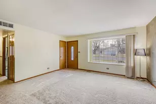 1154 Pegwood Dr, Elgin, IL 60120 - Photo 3