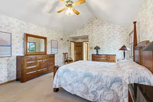 8261 Lake Ridge Dr, Burr Ridge, IL 60527 - Photo 23