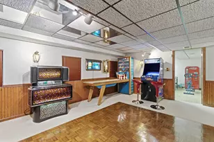 8261 Lake Ridge Dr, Burr Ridge, IL 60527 - Photo 45